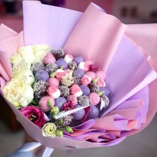 Букет из клубники 75. Букет клубника с розами